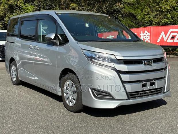 Toyota Noah 2.0 FWD (8 Seater) 2021 Silver