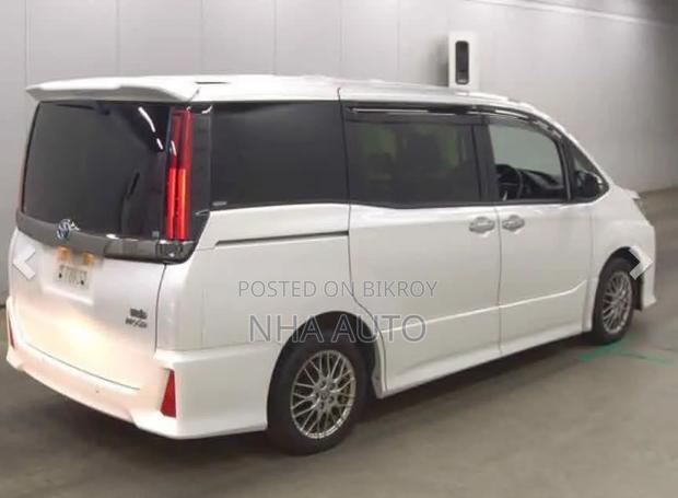 Toyota Noah 2021 Pearl