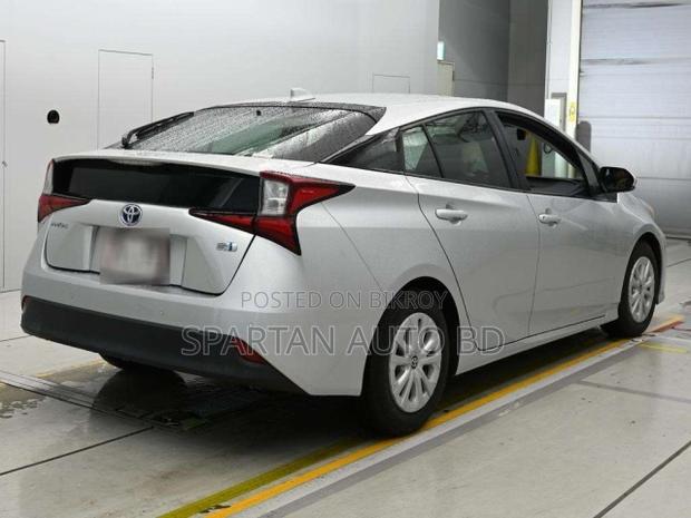 Toyota Prius 2021 Silver