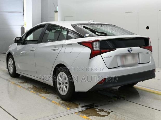 Toyota Prius 2021 Silver