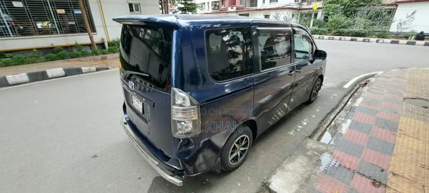 Toyota Voxy X 2WD 8-Seater 2007 Blue