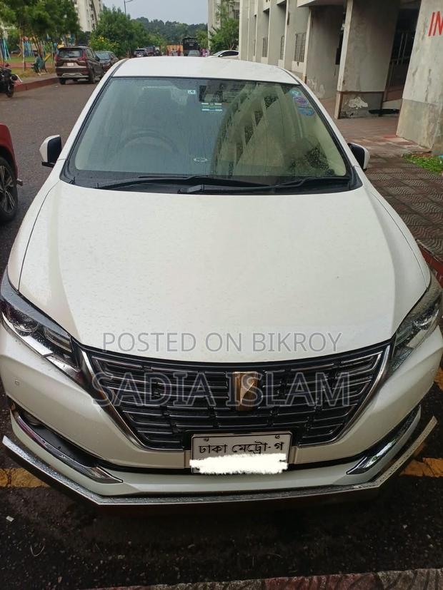 Toyota Premio 1.5 FWD 2017 Pearl