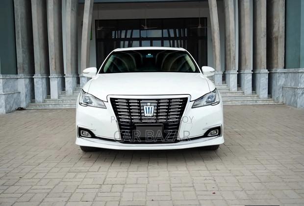 Toyota Crown 2016 Pearl