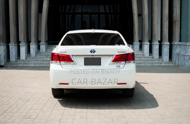 Toyota Crown 2016 Pearl