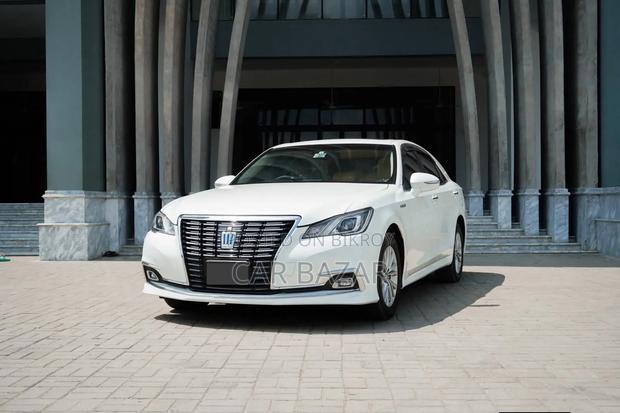 Toyota Crown 2016 Pearl