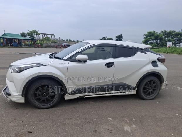 Toyota C-HR XLE Prermium FWD (2.0L 4cyl 2AM) 2018 White