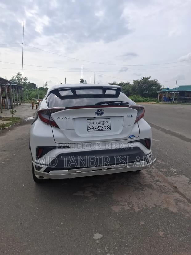 Toyota C-HR XLE Prermium FWD (2.0L 4cyl 2AM) 2018 White