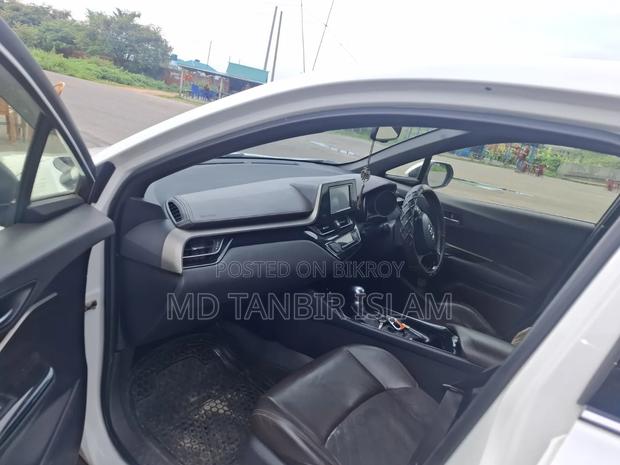 Toyota C-HR XLE Prermium FWD (2.0L 4cyl 2AM) 2018 White