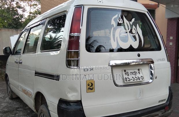 Toyota Noah 2003 White