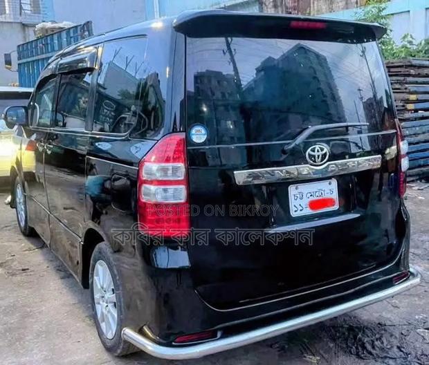 Toyota Noah 2009 Black