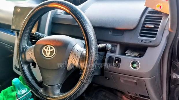 Toyota Noah 2009 Black