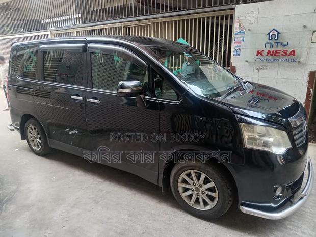 Toyota Noah 2009 Black