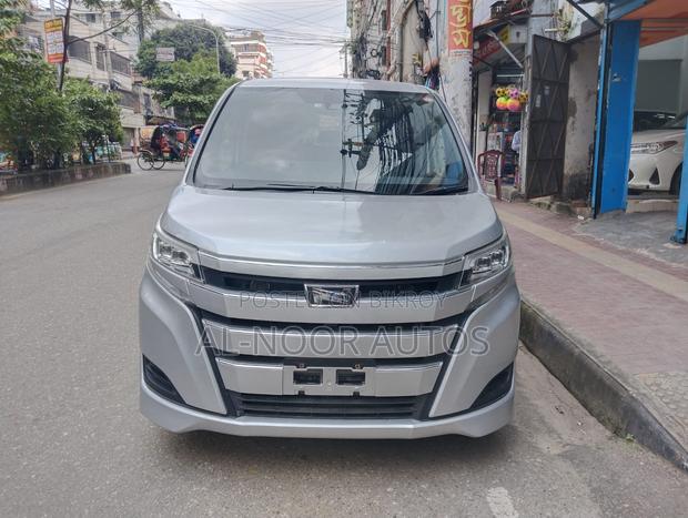Toyota Noah 2.0 FWD (8 Seater) 2021 Silver