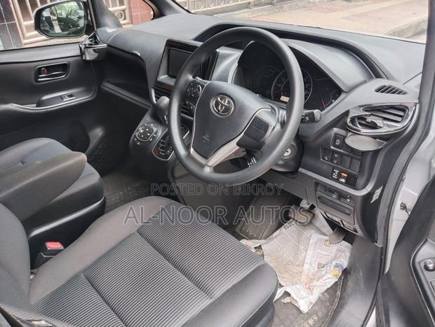Toyota Noah 2.0 FWD (8 Seater) 2021 Silver