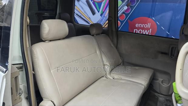 Toyota Noah 2.0 FWD (8 Seater) 2003 Pearl