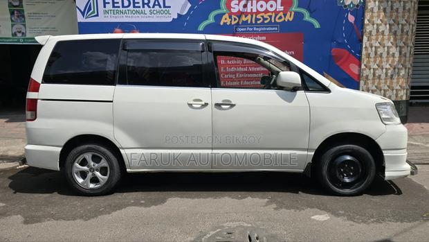Toyota Noah 2.0 FWD (8 Seater) 2003 Pearl