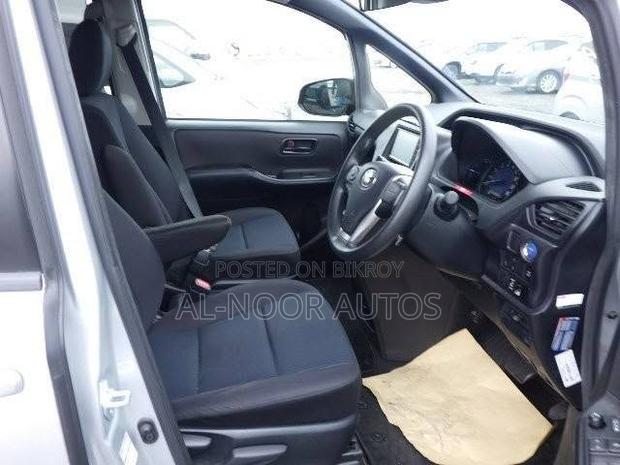 Toyota Noah 1.8 FWD Hybrid (7 seater) 2021 Silver