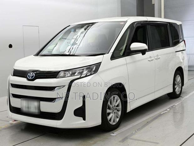 Toyota Noah 2022 Pearl