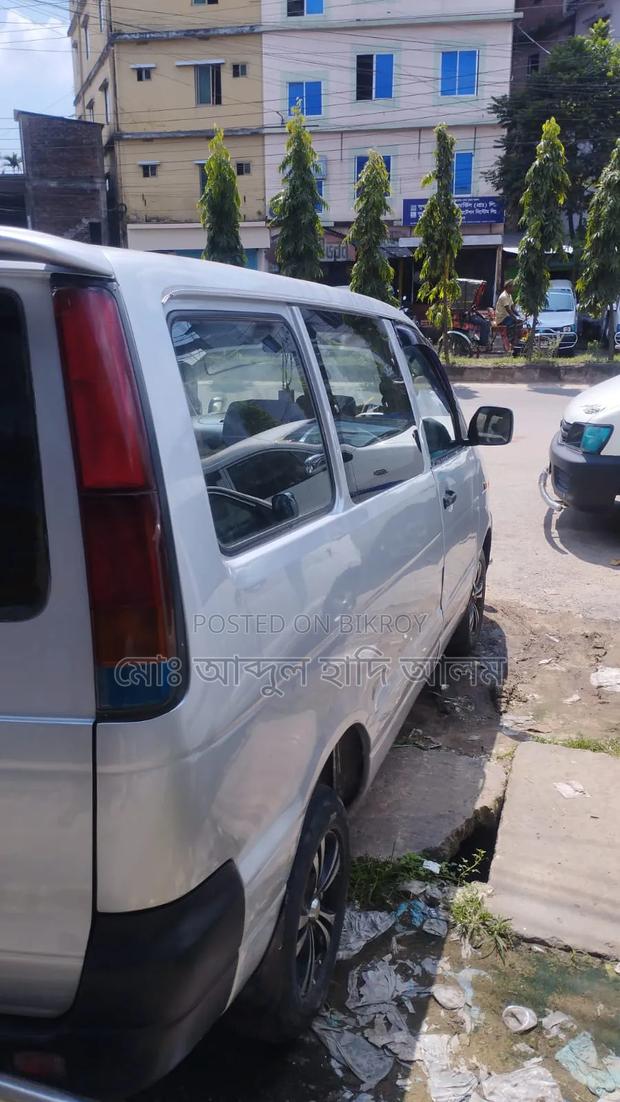 Toyota Noah 2004 Silver