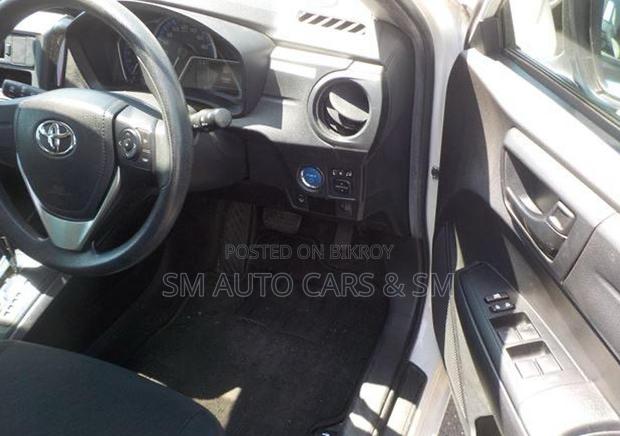 Toyota Axio 2021 Pearl