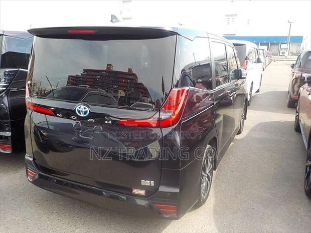 Toyota Noah 2022 Purple