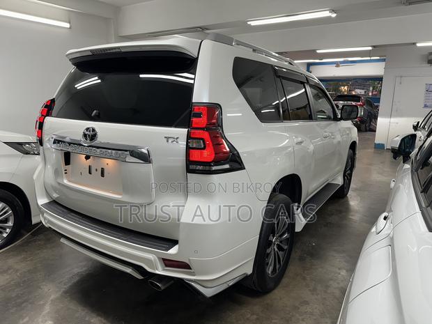 Toyota Land Cruiser Prado 2021 Pearl