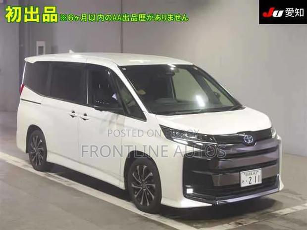 Toyota Noah 2022 Pearl