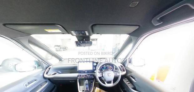 Toyota Noah 2022 Pearl