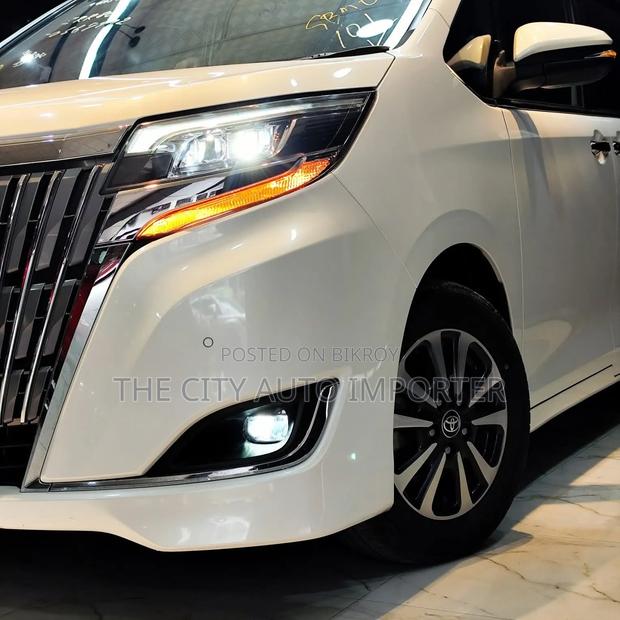 Toyota Esquire 2.0 AWD (7 seater) 2021 Pearl