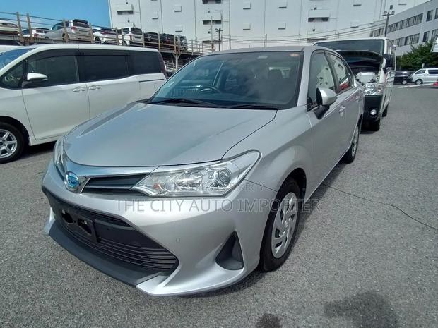 Toyota Axio 2021 Silver