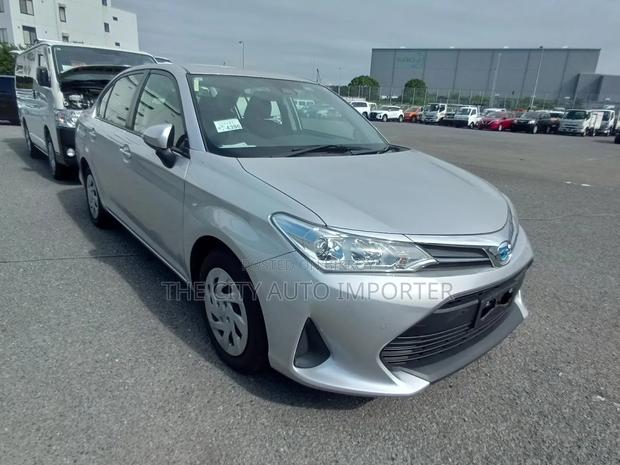 Toyota Axio 2021 Silver