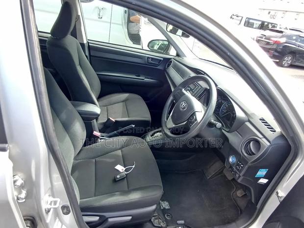 Toyota Axio 2021 Silver