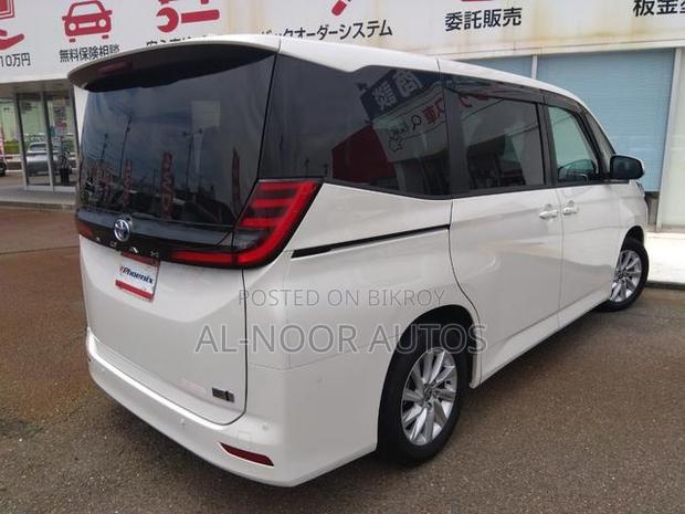 Toyota Noah 1.8 FWD Hybrid (7 seater) 2021 Pearl