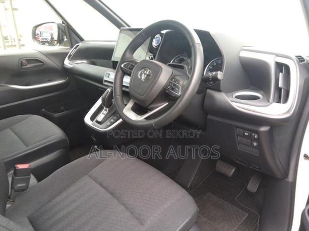 Toyota Noah 1.8 FWD Hybrid (7 seater) 2021 Pearl