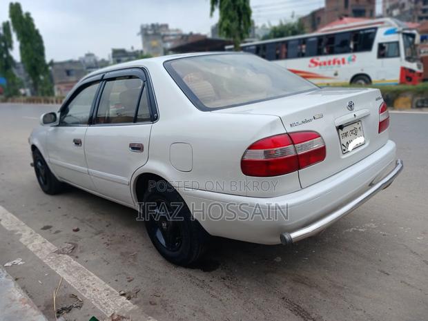 Toyota Corolla 2000 Pearl