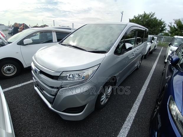 Toyota Noah 1.8 FWD Hybrid (7 seater) 2021 Silver