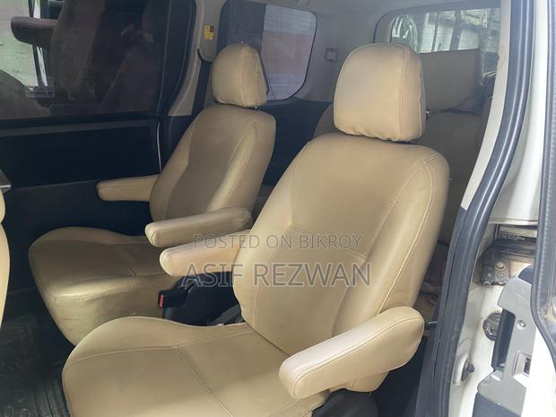 Toyota Noah 2010 Pearl