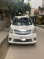 Toyota Noah 2010 Pearl for sale