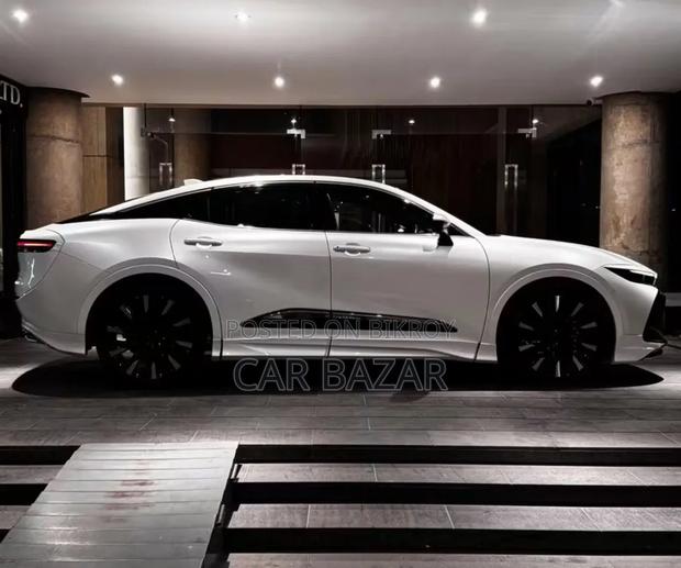 Toyota Crown 2022 Pearl