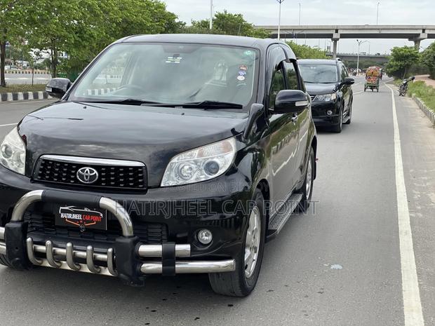 Toyota Rush 2011 Black