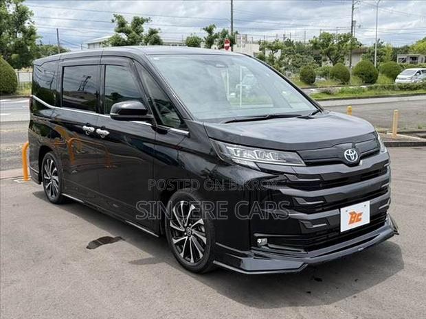 Toyota Noah 2023 Black