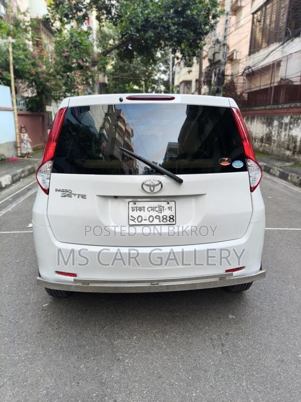 Toyota Passo Sette 2010 White