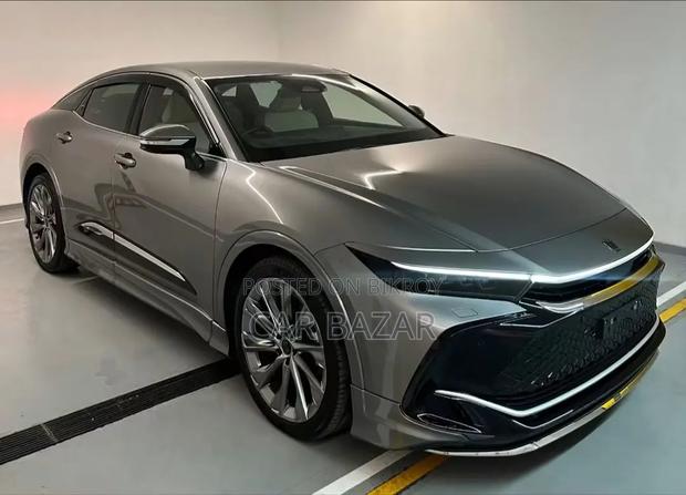 Toyota Crown 2022 Gray