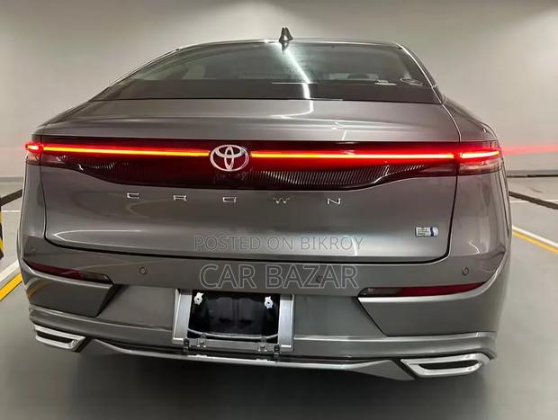 Toyota Crown 2022 Gray