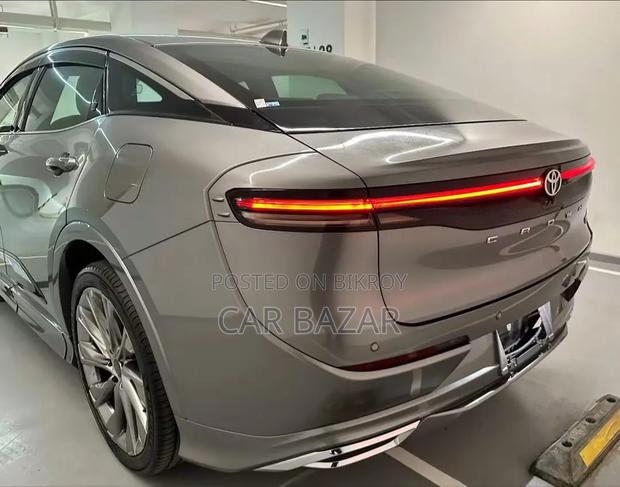 Toyota Crown 2022 Gray