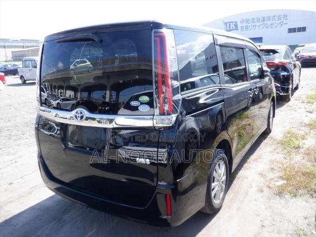 Toyota Noah 1.8 FWD Hybrid (7 seater) 2021 Black