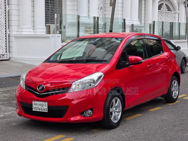 Toyota Vitz 1.3 FWD 5dr 2011 Red