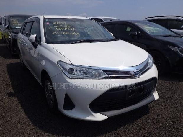 Toyota Corolla Fielder 1.5 Hybrid FWD 2021 White