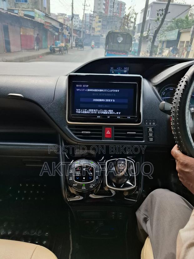 Toyota Noah 1.8 FWD Hybrid (7 seater) 2018 Black