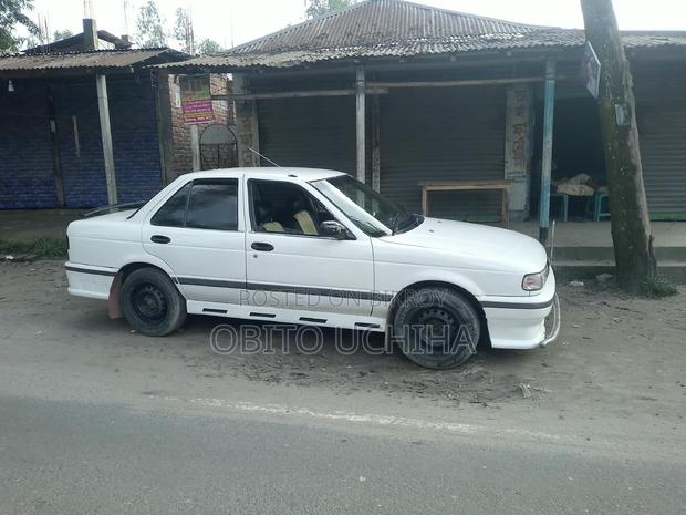 Nissan Sunny 1990 White